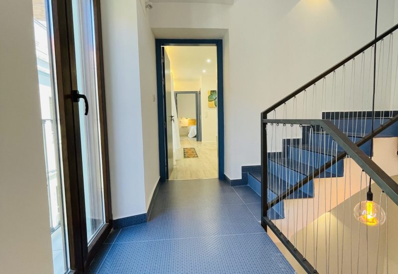 Zona común y escalera